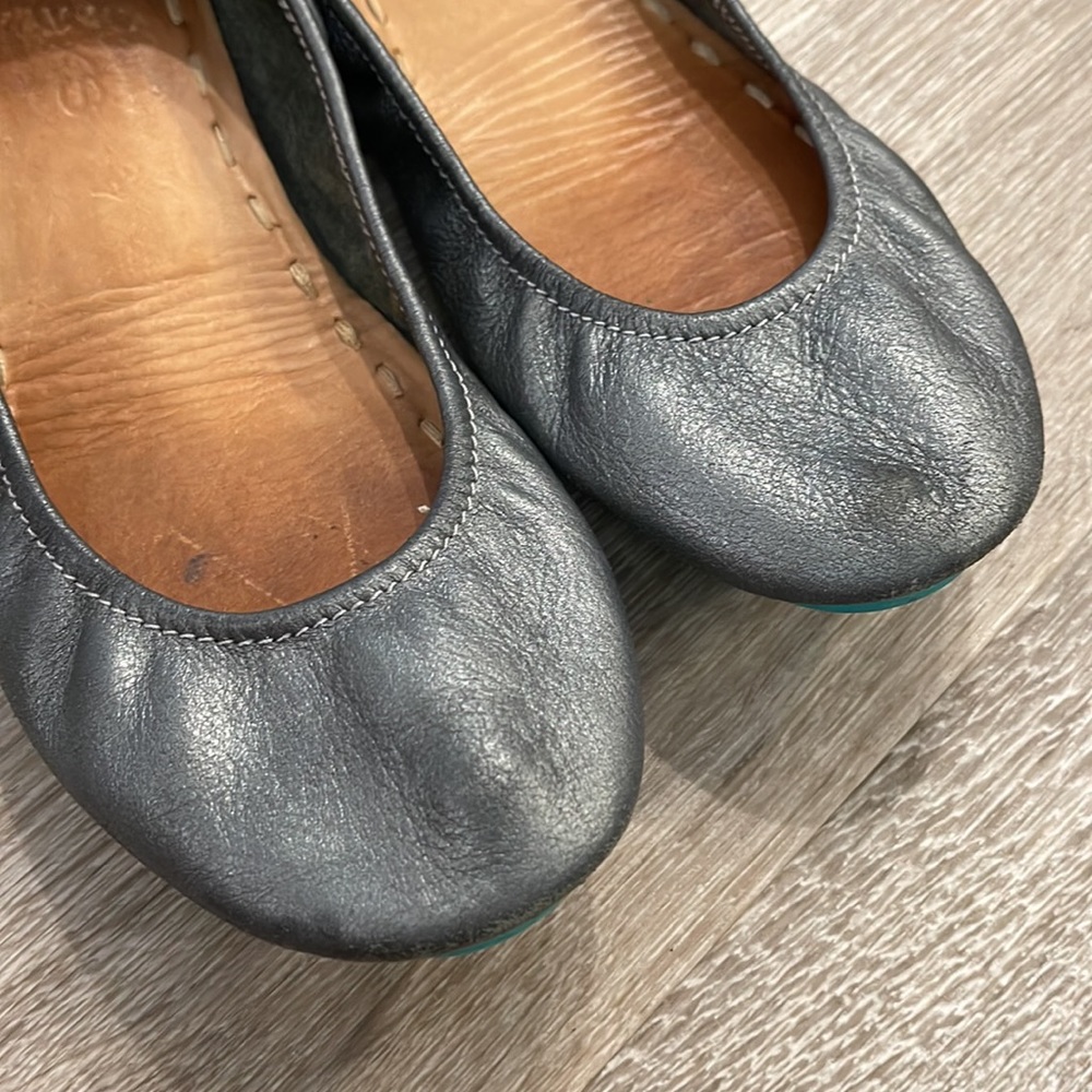 Tieks Metallic Pewter Ballet Flats Size 7 - image 2